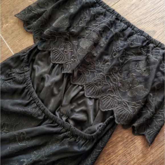 Black Lace Backless Dress Medium - Picture 5 of 8